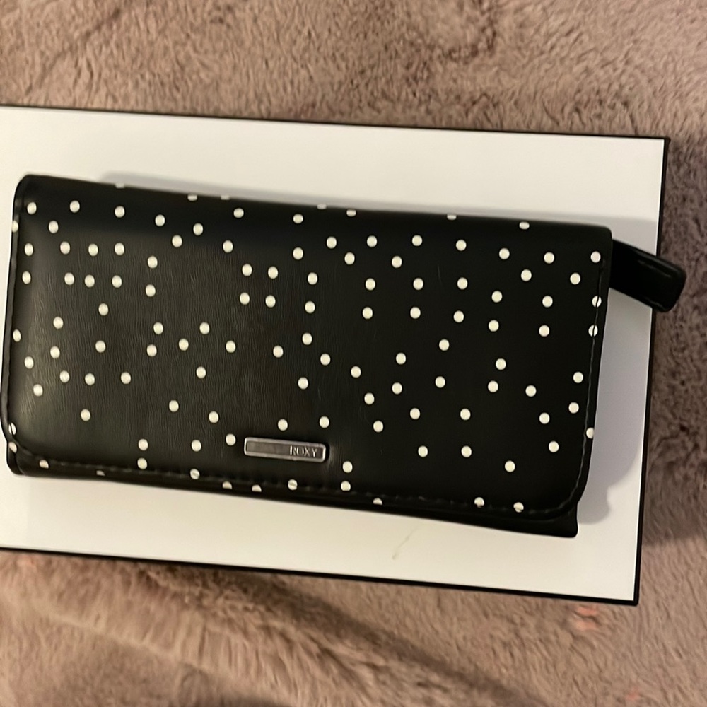 Polka dot roxy wallet